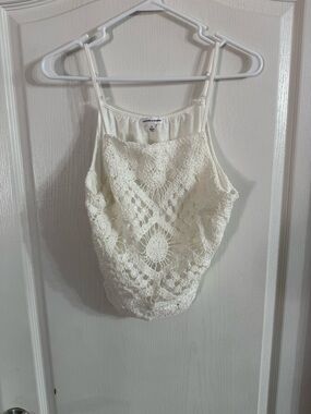 Love On A Hanger Women’s White Crochet Crop Tank Top Sz L. AP-148